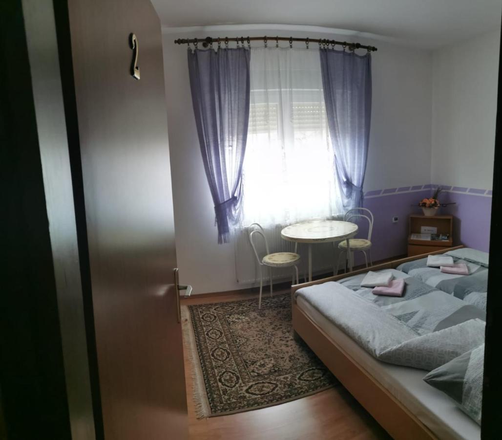 Gacka Rooms Vrhovine Eksteriør bilde