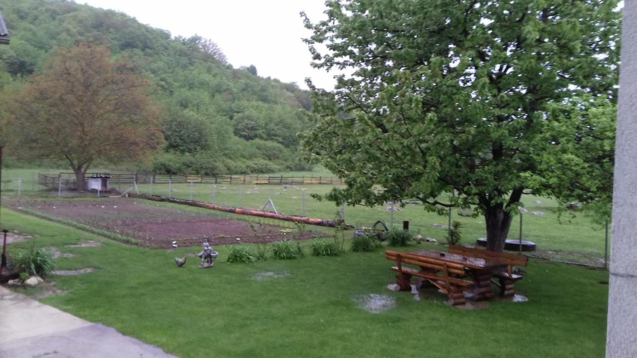 Gacka Rooms Vrhovine Eksteriør bilde